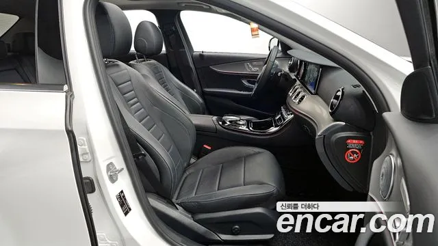 Mercedes-Benz E-Class 2018 — фото 18