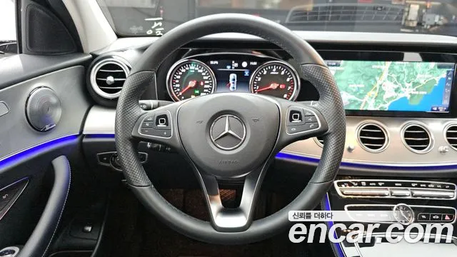 Mercedes-Benz E-Class 2018 — фото 19
