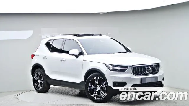 Volvo XC40 2021 — фото 3