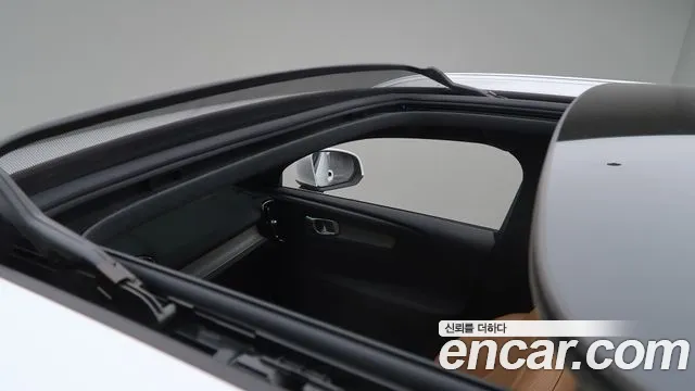Volvo XC40 2021 — фото 15