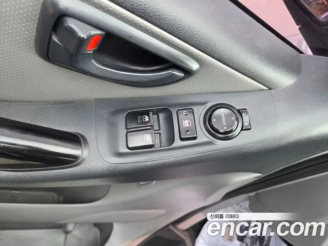 Hyundai Starex 2012 — фото 10