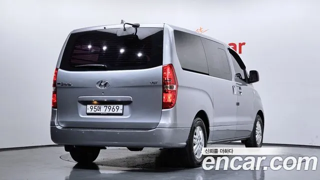 Hyundai Starex 2017 — фото 2
