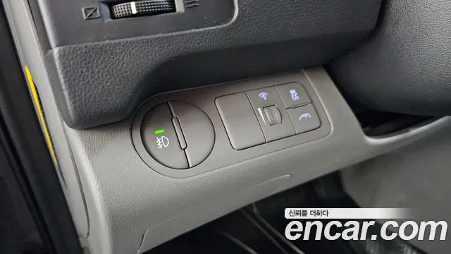 Hyundai Starex 2017 — фото 13
