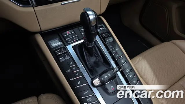 Porsche Macan 2018 — фото 9