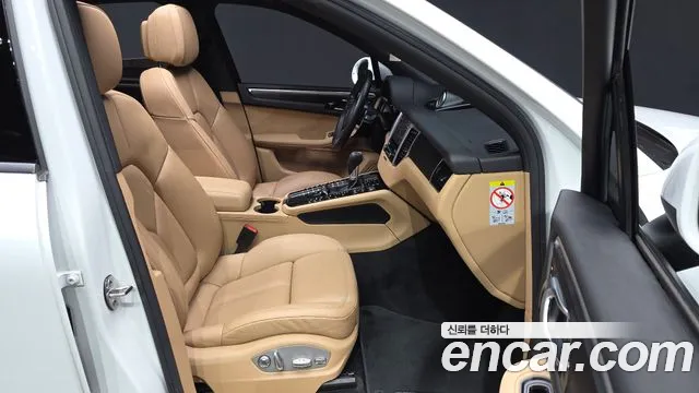 Porsche Macan 2018 — фото 10