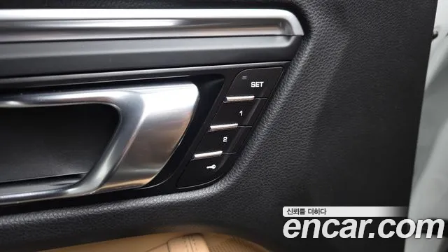 Porsche Macan 2018 — фото 16