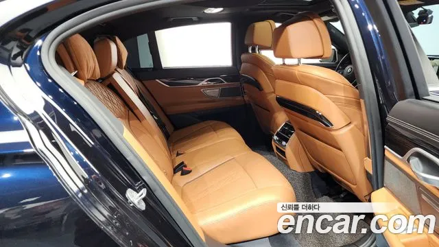 BMW 7-Series 2018 — фото 16