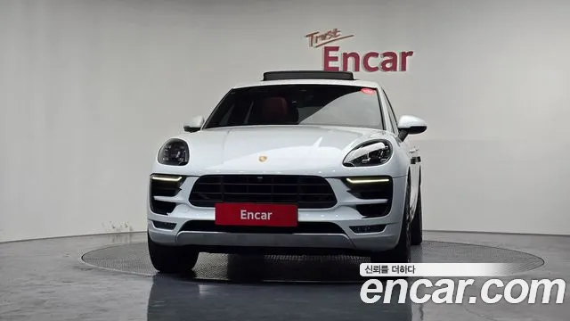 Porsche Macan 2017 — фото 3