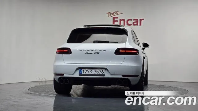 Porsche Macan 2017 — фото 4
