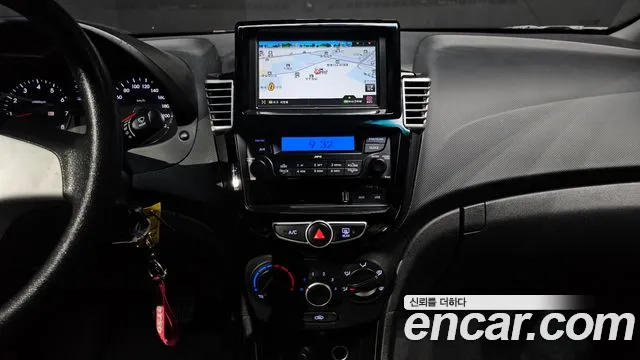 Hyundai Accent 2012 — фото 13