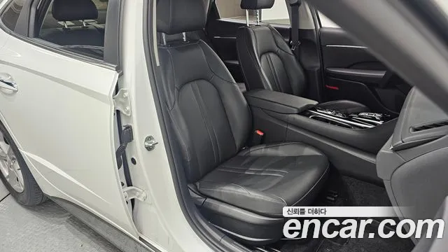 Hyundai Sonata 2020 — фото 17