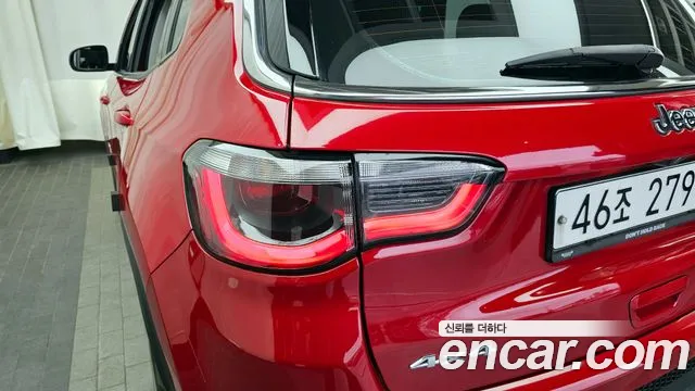 Jeep Compass 2018 — фото 9