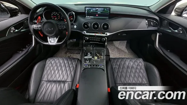 Kia Stinger 2023 — фото 10