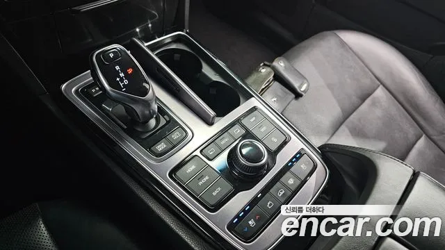 Hyundai Equus 2015 — фото 9