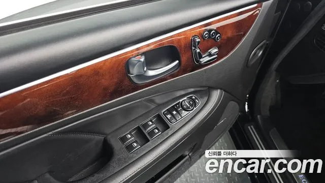Hyundai Equus 2015 — фото 20