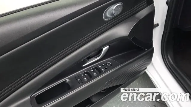 Hyundai AVANTE 2021 — фото 13