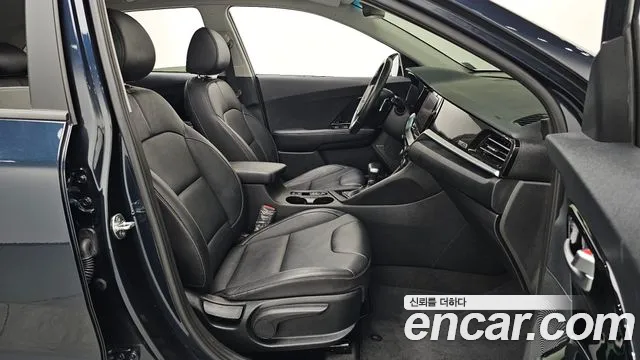 Kia Niro 2021 — фото 16
