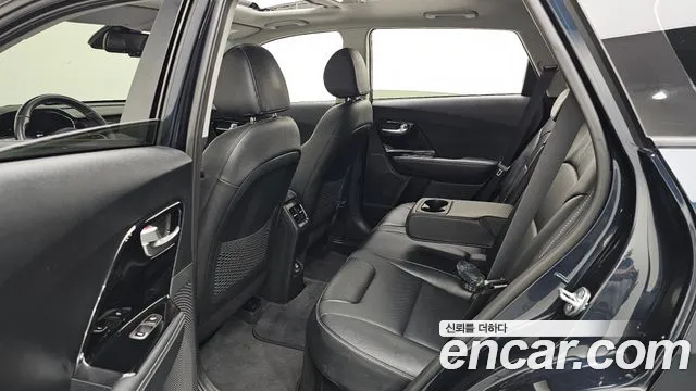 Kia Niro 2021 — фото 17