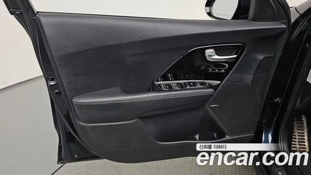 Kia Niro 2021 — фото 13