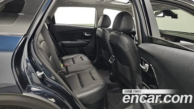 Kia Niro 2021 — фото 15