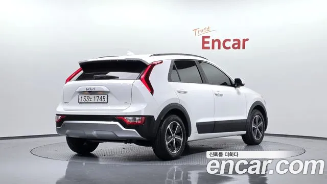 Kia Niro 2025 — фото 1