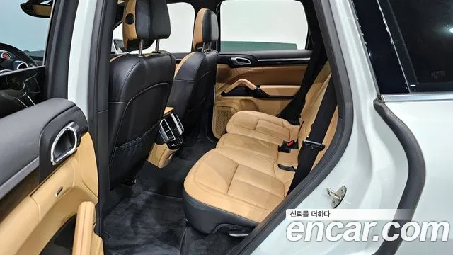 Porsche Cayenne 2016 — фото 12