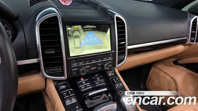 Porsche Cayenne 2016 — фото 15