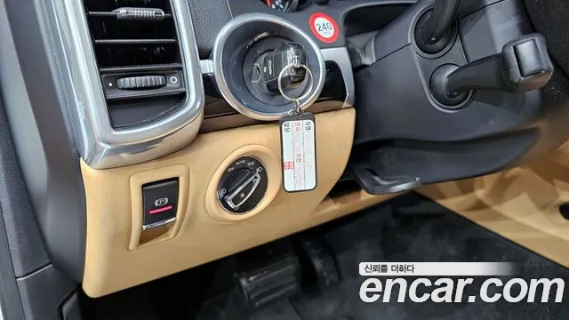 Porsche Cayenne 2016 — фото 16