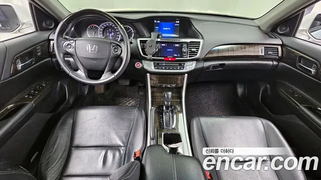 Honda Accord 2015 — фото 7