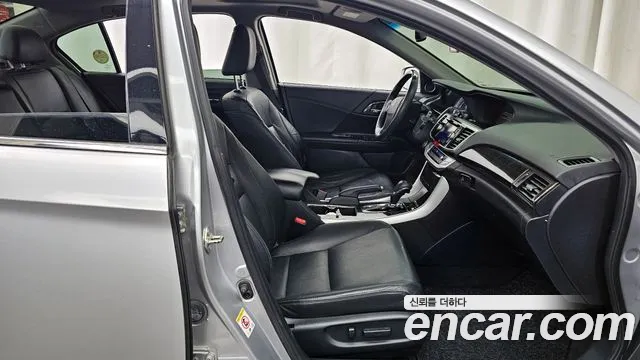Honda Accord 2015 — фото 11