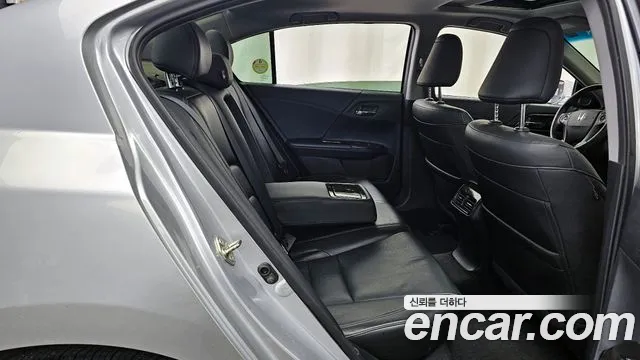 Honda Accord 2015 — фото 12