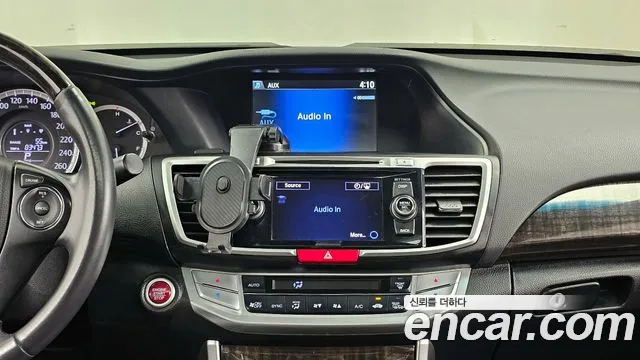 Honda Accord 2015 — фото 14