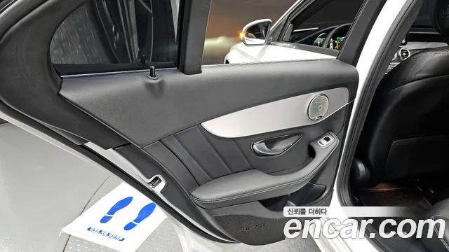 Mercedes-Benz C-Class 2021 — фото 15