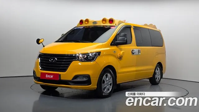 Hyundai Starex 2019 — фото 2