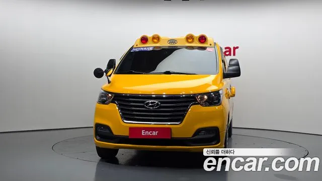 Hyundai Starex 2019 — фото 4