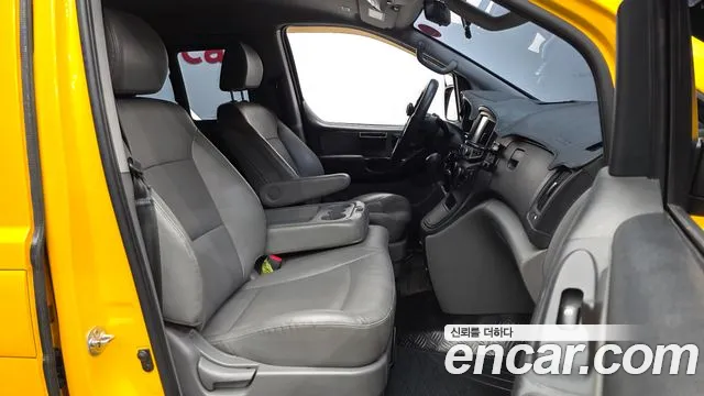 Hyundai Starex 2019 — фото 11