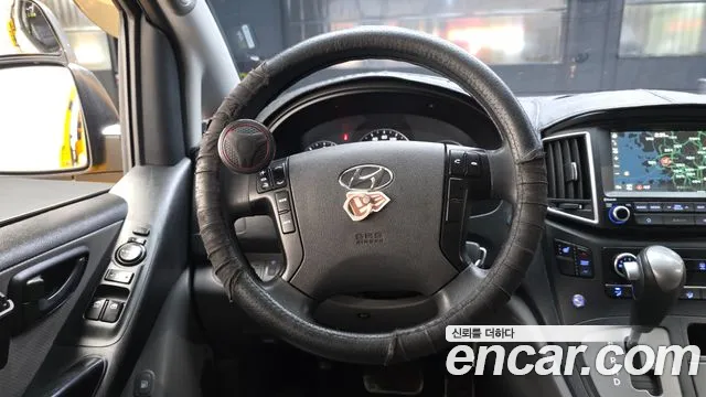 Hyundai Starex 2019 — фото 13