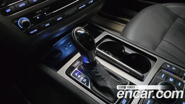 Hyundai Genesis 2015 — фото 9