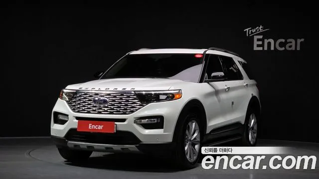Ford Explorer 2021 — фото 1