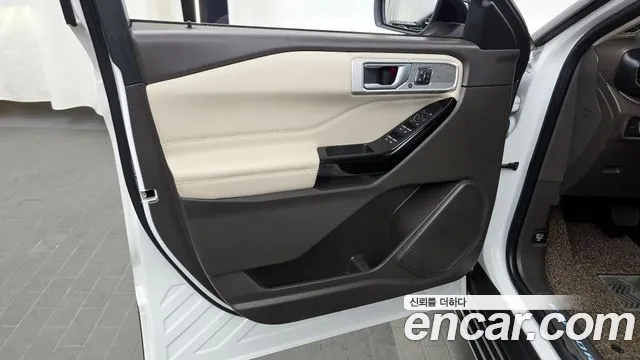 Ford Explorer 2021 — фото 14