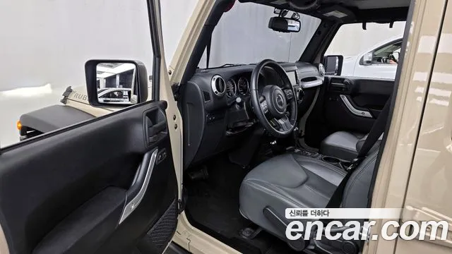 Jeep Wrangler 2016 — фото 12