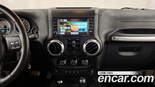 Jeep Wrangler 2016 — фото 19