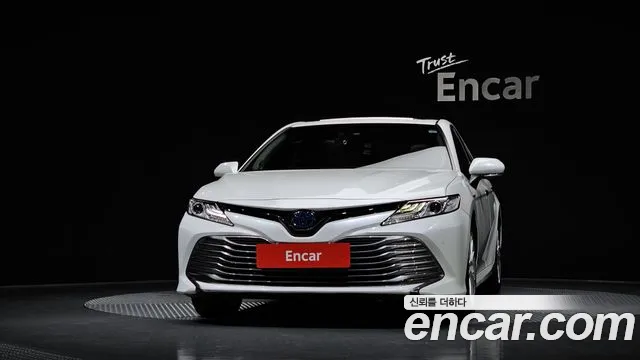 Toyota Camry 2018 — фото 3