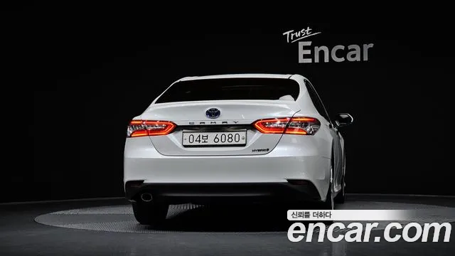 Toyota Camry 2018 — фото 4