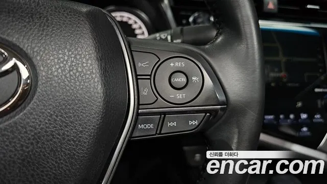 Toyota Camry 2018 — фото 19