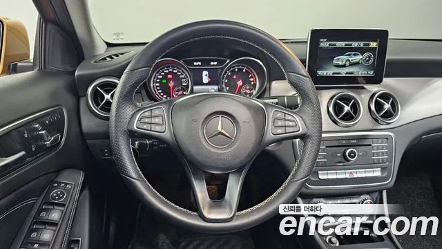 Mercedes-Benz GLA-Class 2018 — фото 17