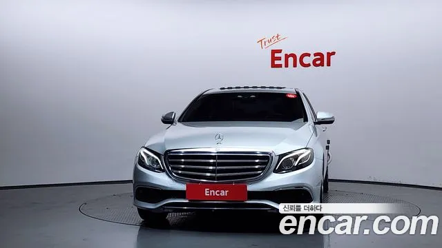 Mercedes-Benz E-Class 2017 — фото 3