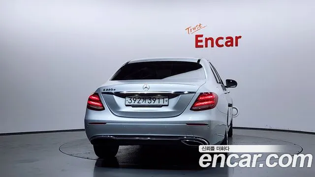 Mercedes-Benz E-Class 2017 — фото 4