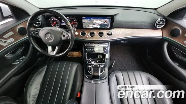 Mercedes-Benz E-Class 2017 — фото 7