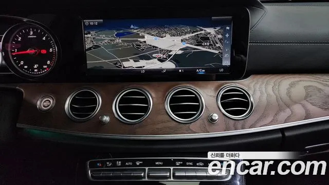Mercedes-Benz E-Class 2017 — фото 13